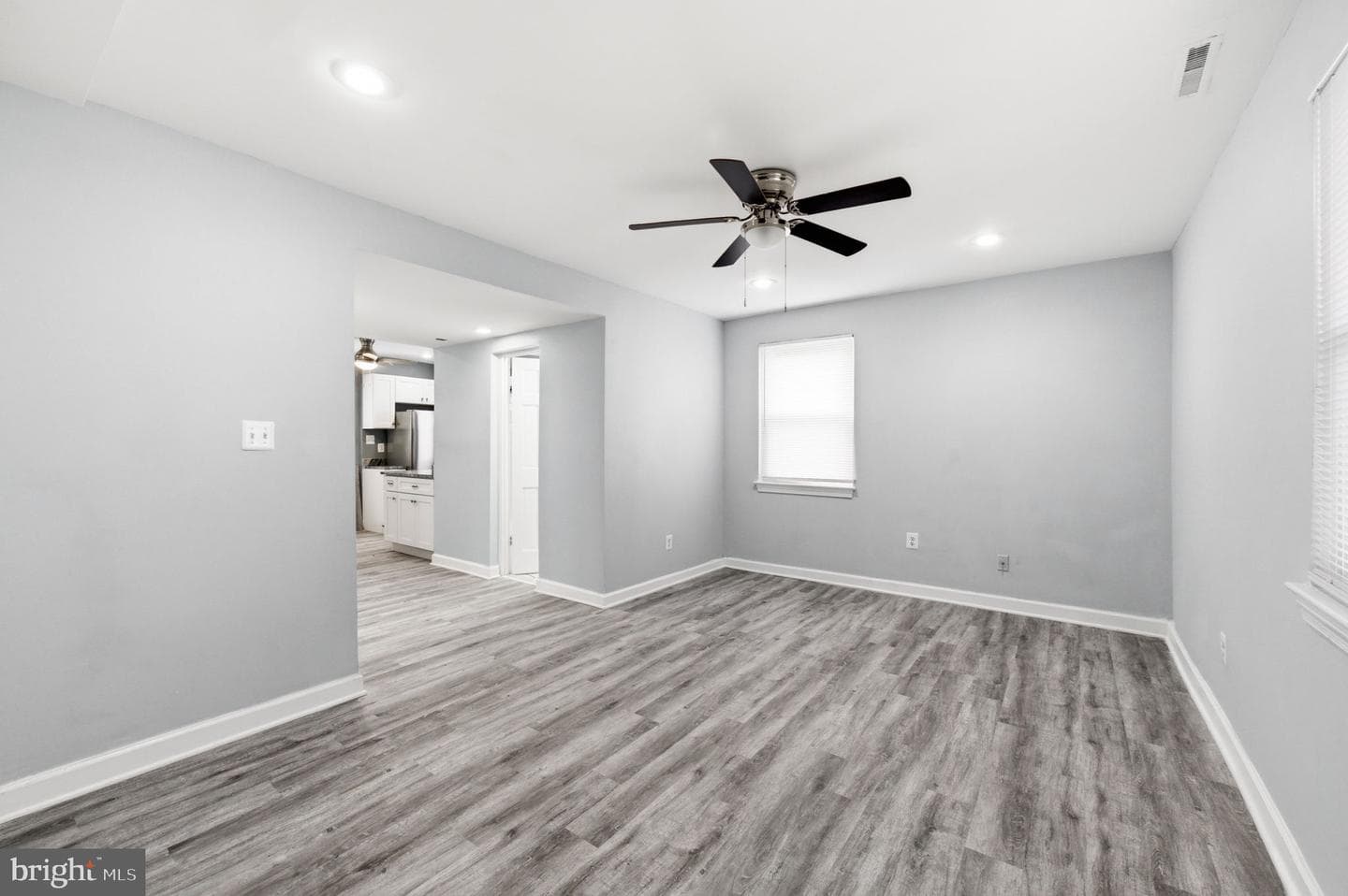 4029 Grant Street NE photo 6