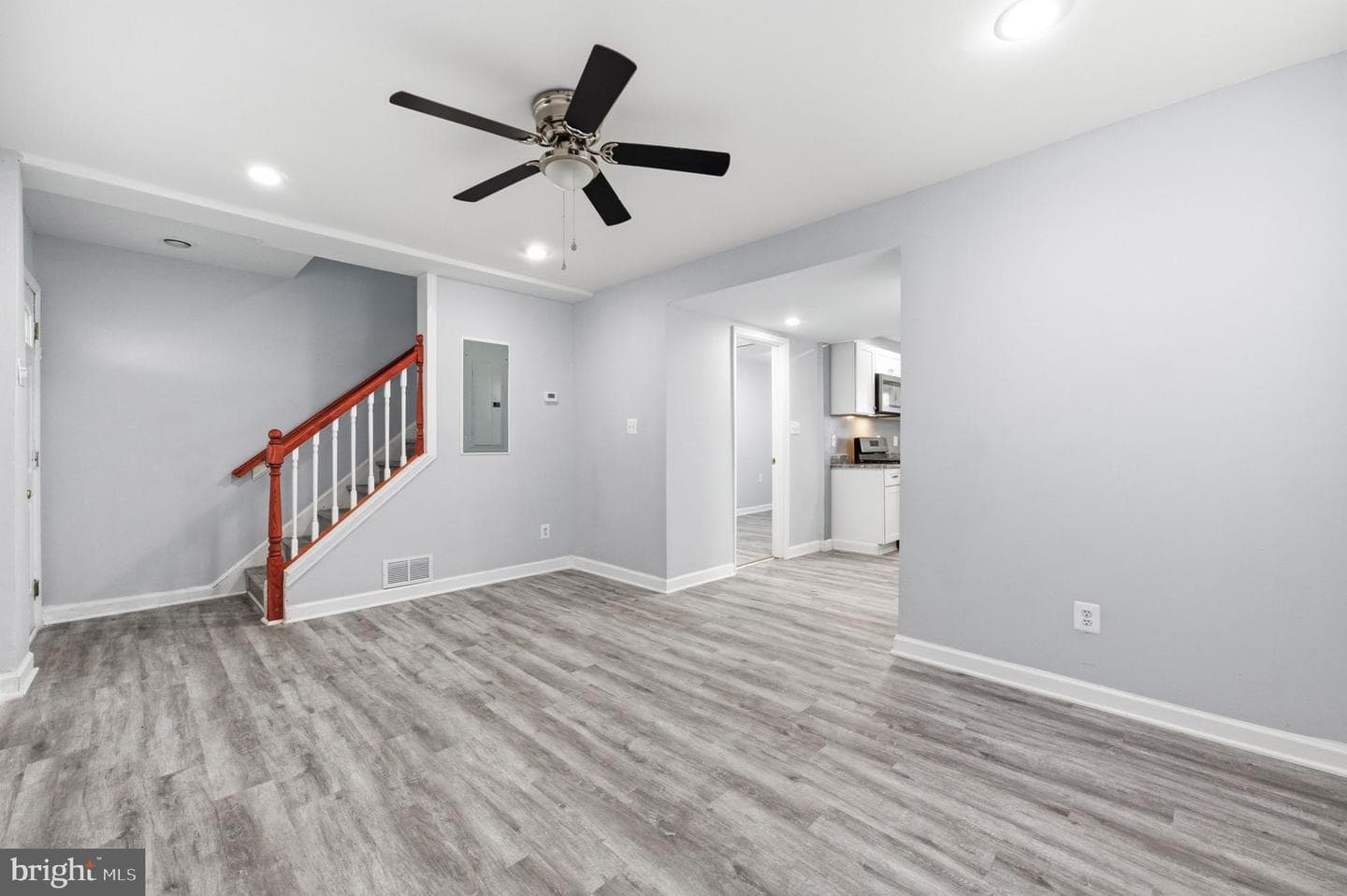 4029 Grant Street NE photo 7
