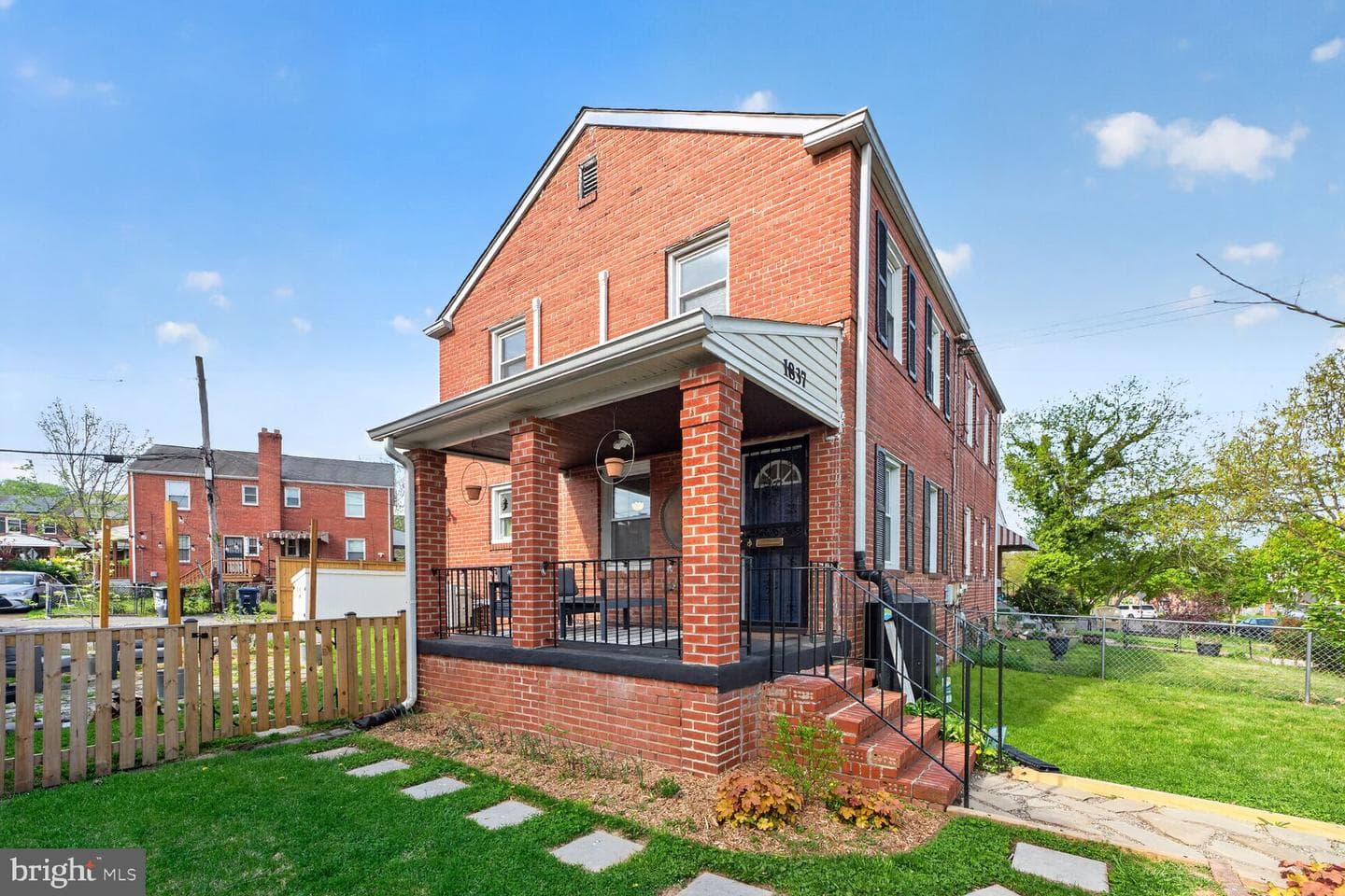 1837 T Street SE photo 2