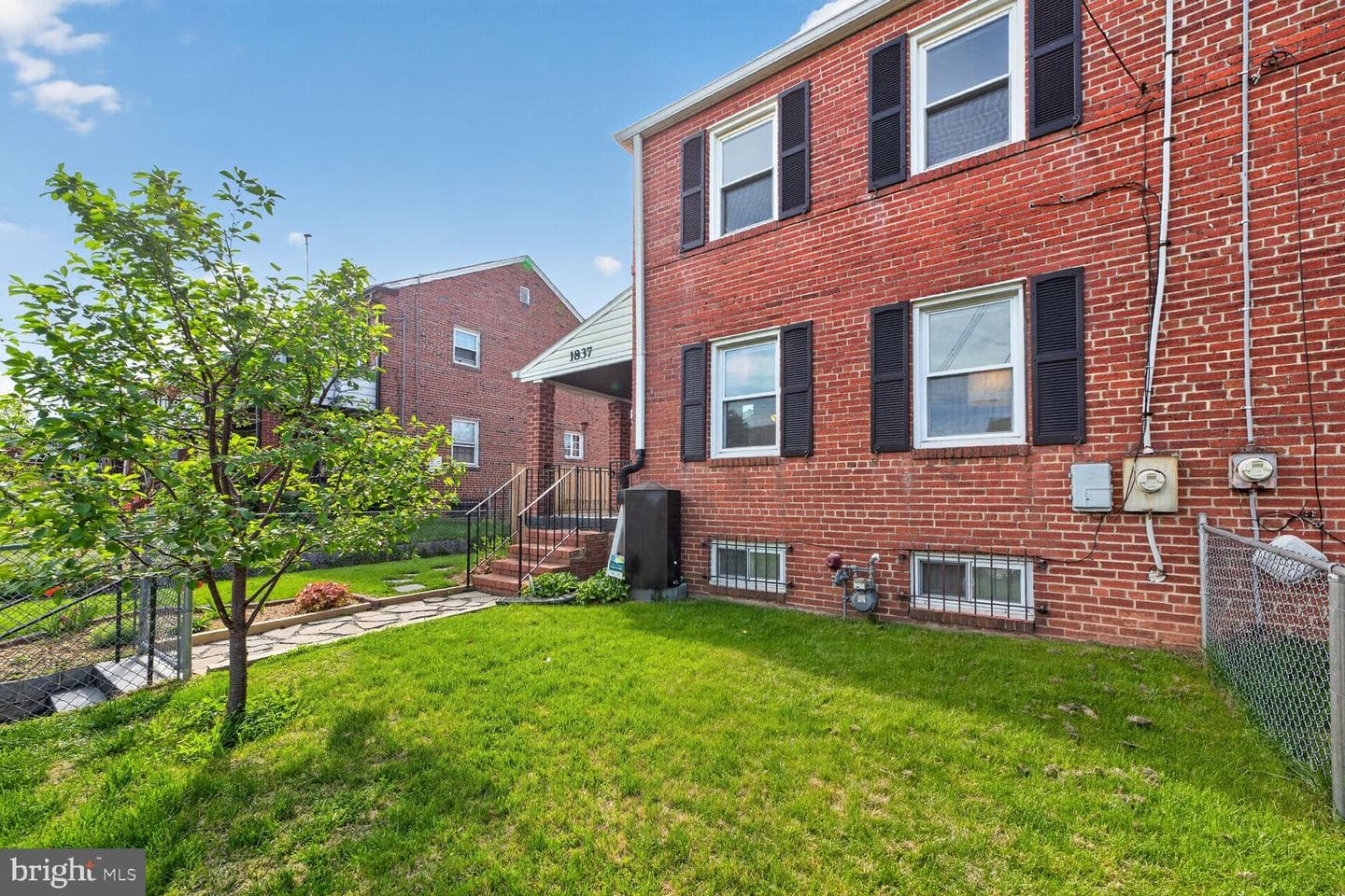 1837 T Street SE photo 3