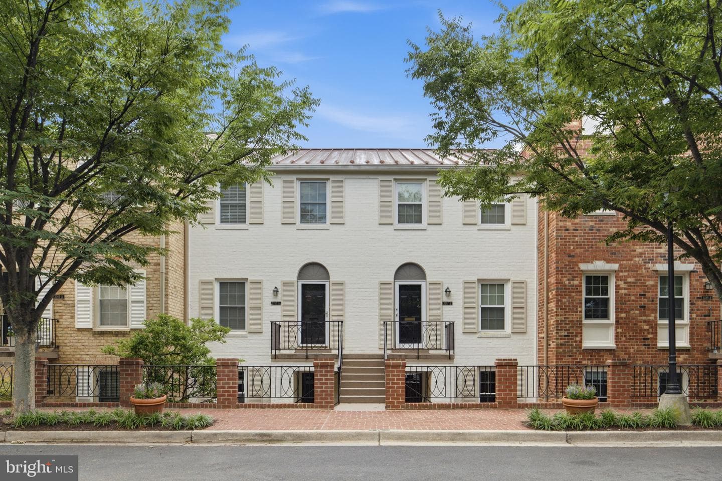 3287 Sutton Place NW #d, Washington