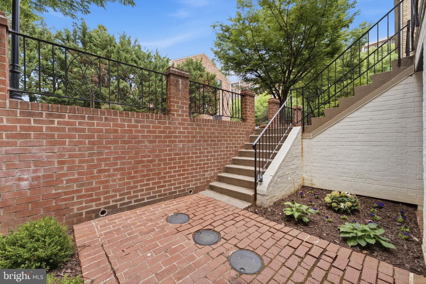 3287 Sutton Place NW #d photo 4