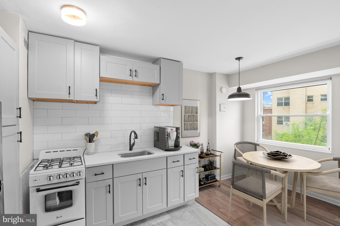 1801 Clydesdale Place NW #505 photo 4