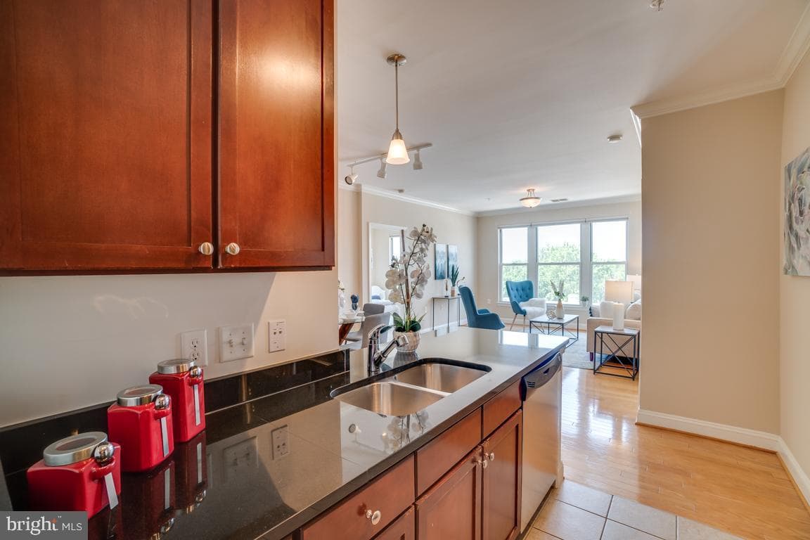 1391 Pennsylvania Avenue SE #403 photo 10