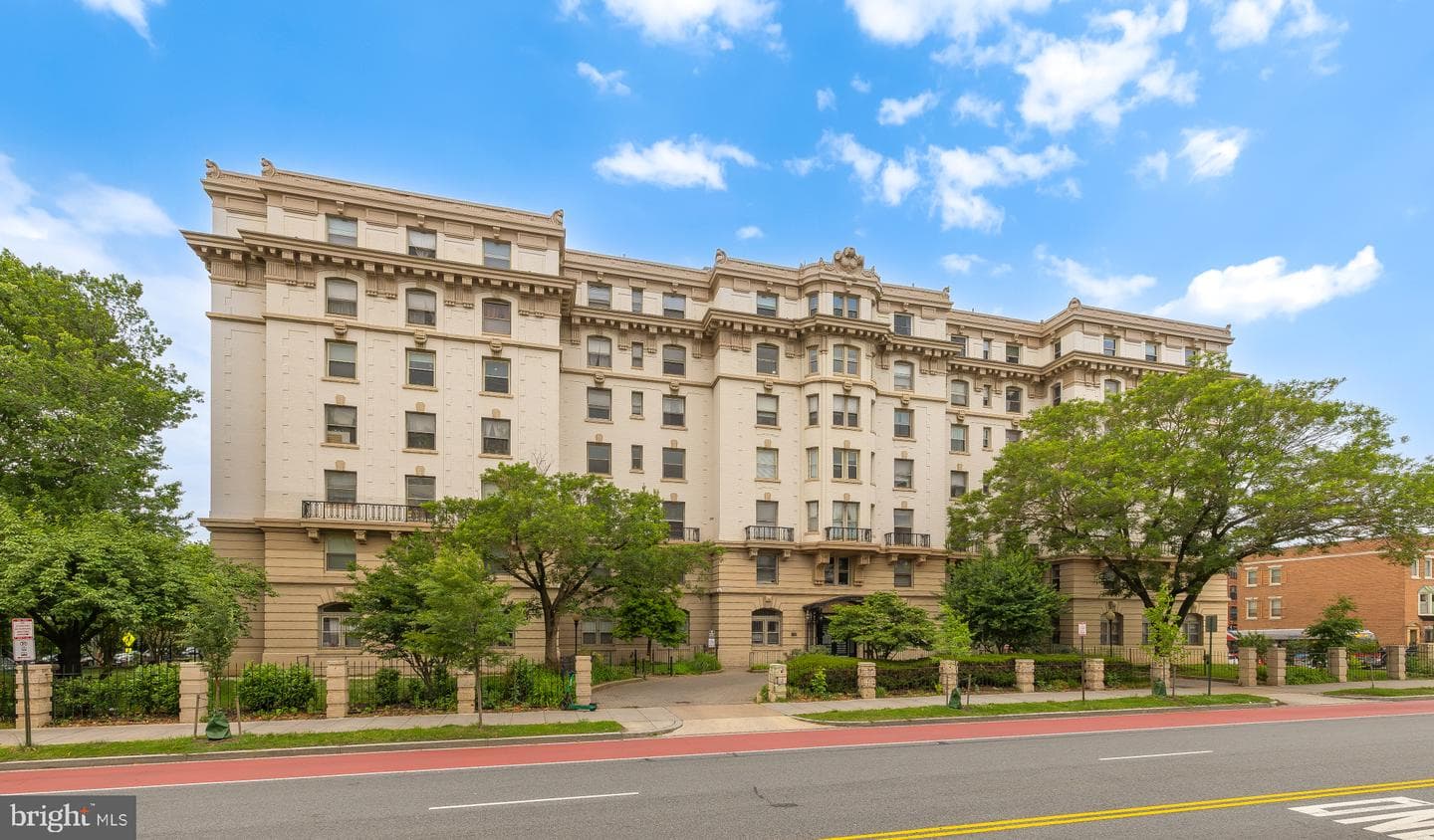 3060 16th Street NW #102, Washington