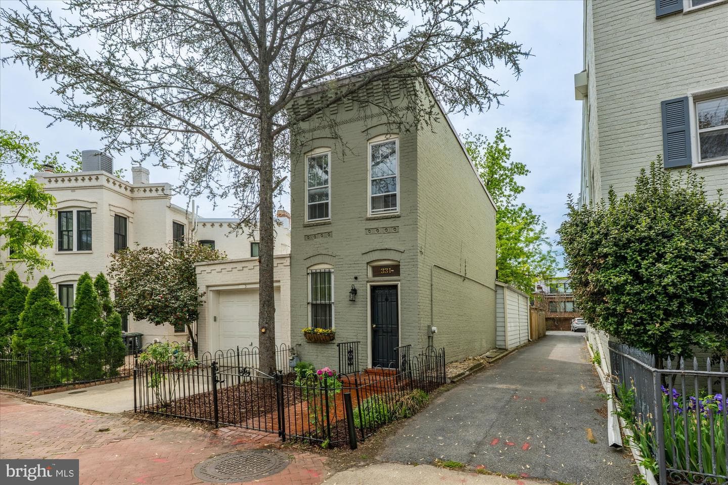 331 10th Street SE photo 1