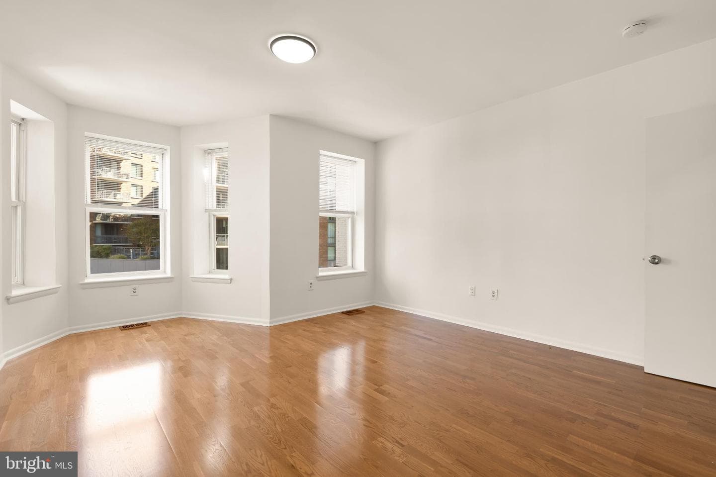 31 Florida Avenue NE photo 35