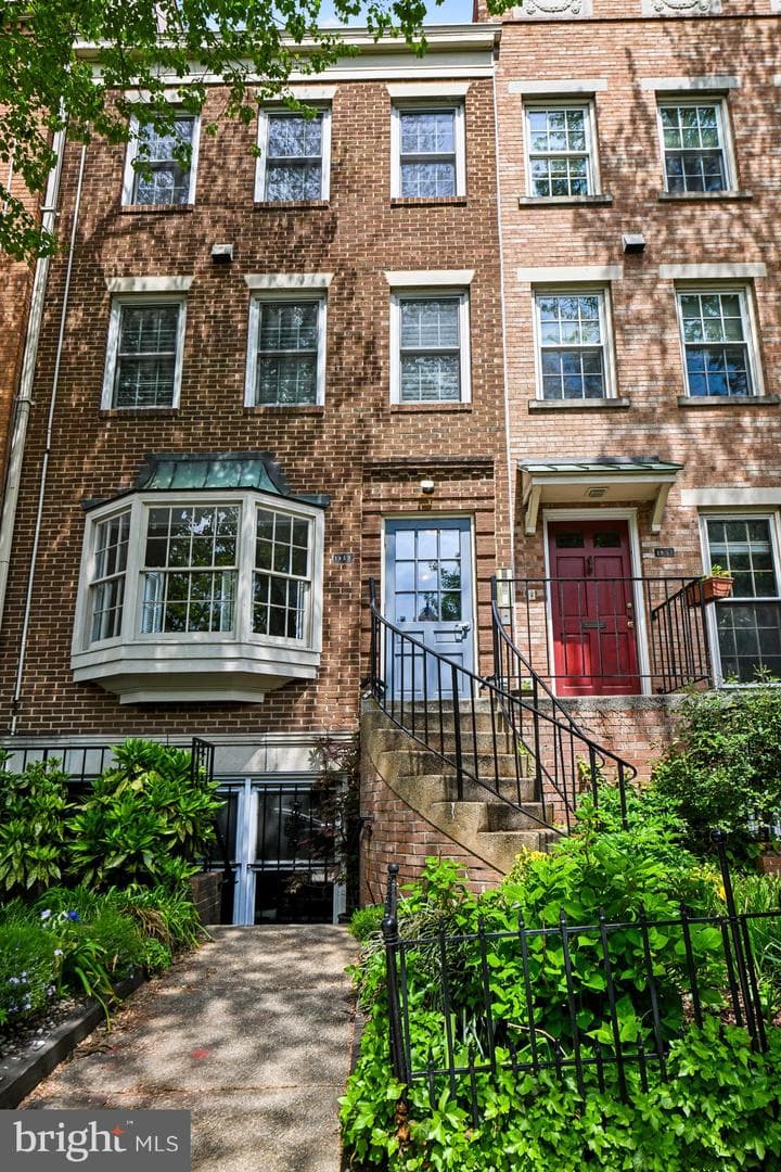 1953 Calvert Street NW #d, Washington
