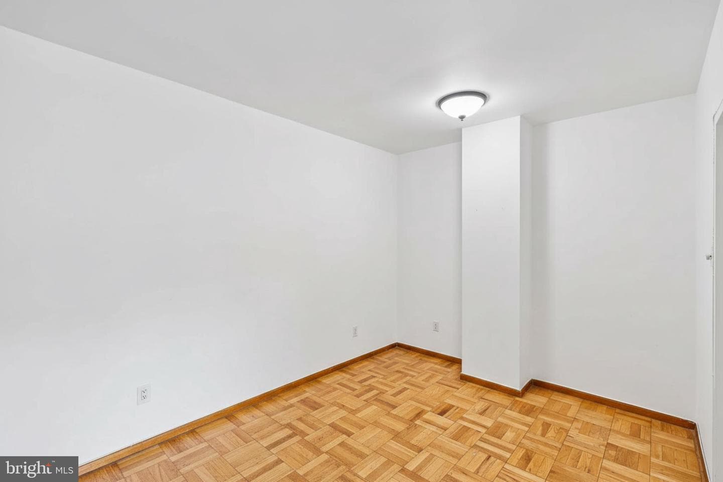 4200 Cathedral Avenue NW #716 photo 18