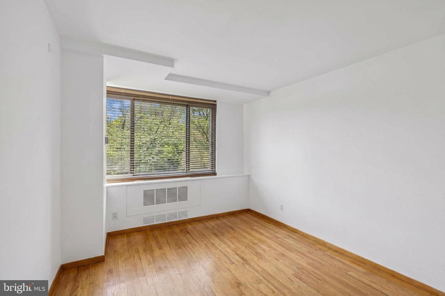 4200 Cathedral Avenue NW #716 photo 34