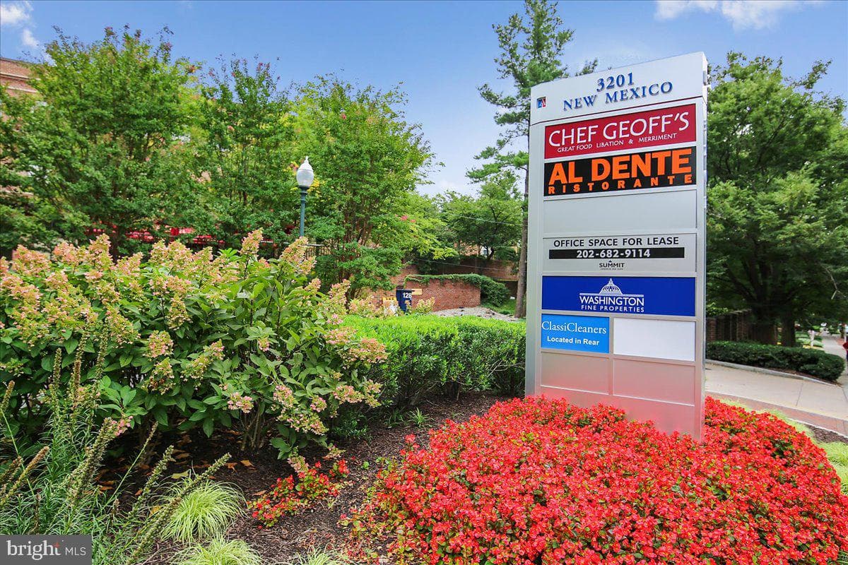 4200 Cathedral Avenue NW #716 photo 38