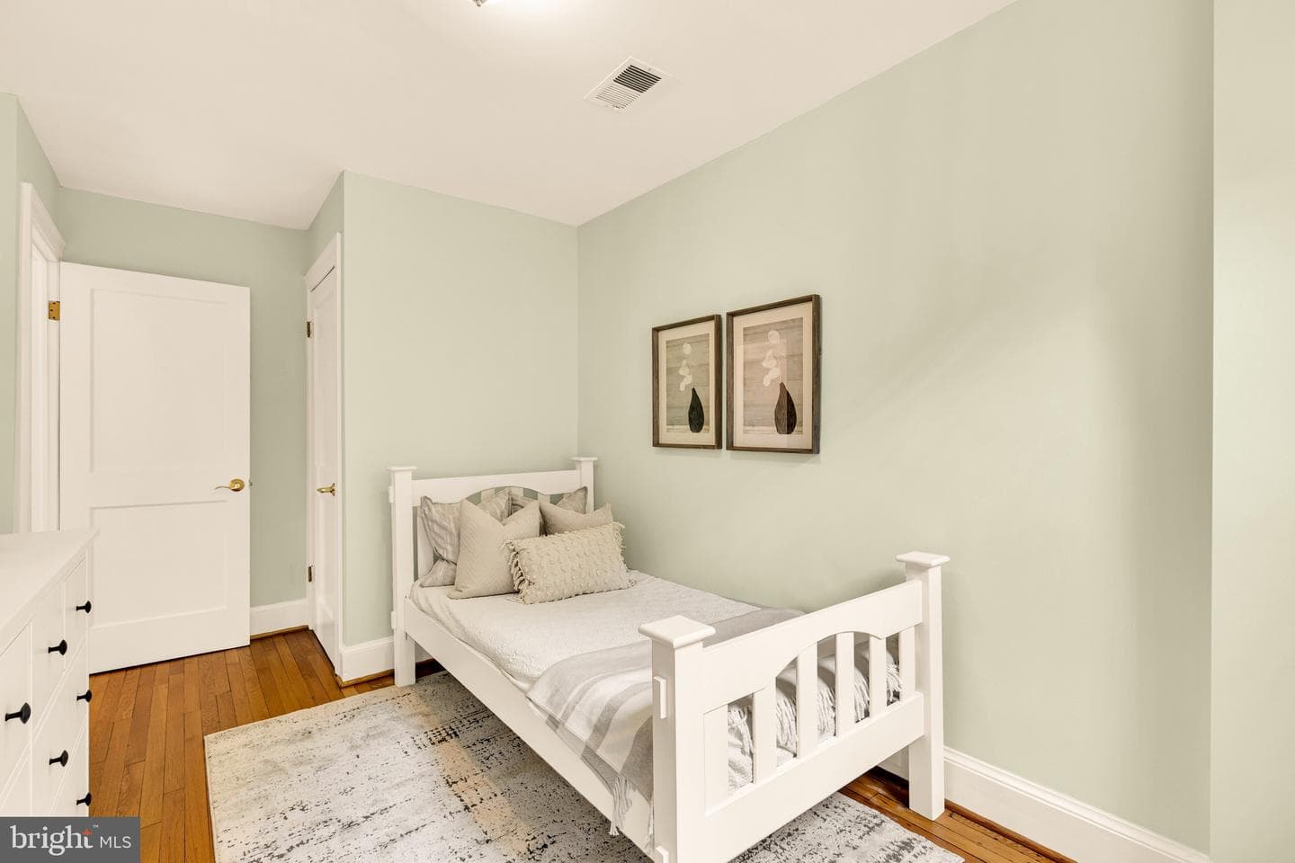 3737 Van Ness Street NW photo 32
