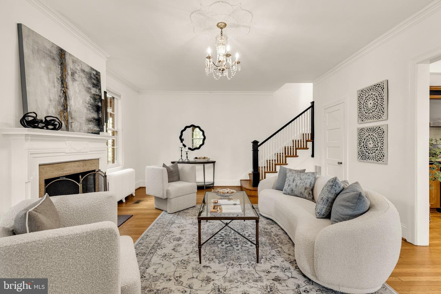 3737 Van Ness Street NW photo 4