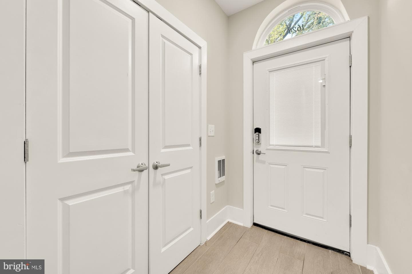 1624 26th Place SE #2, Washington