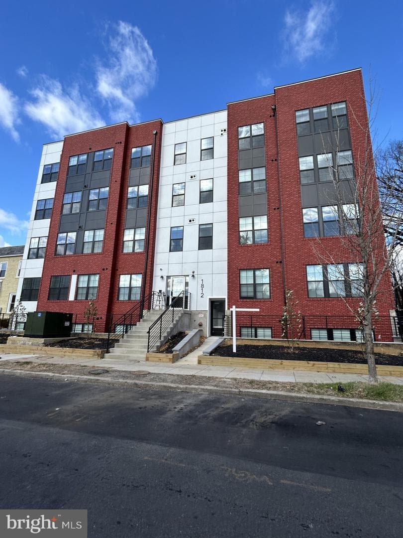 1812 H Place NE #104, Washington