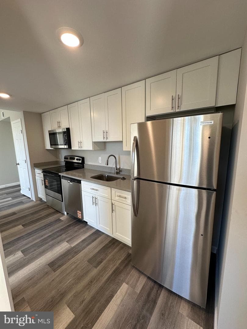 1812 H Place NE #104 photo 3