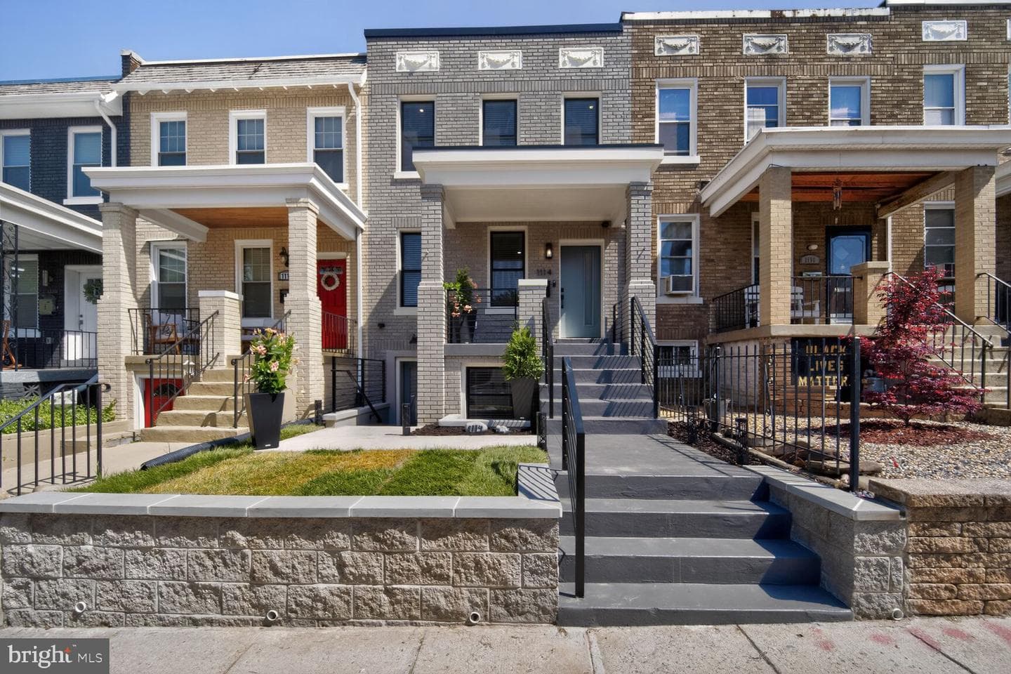 1114 Oates Street NE photo 3