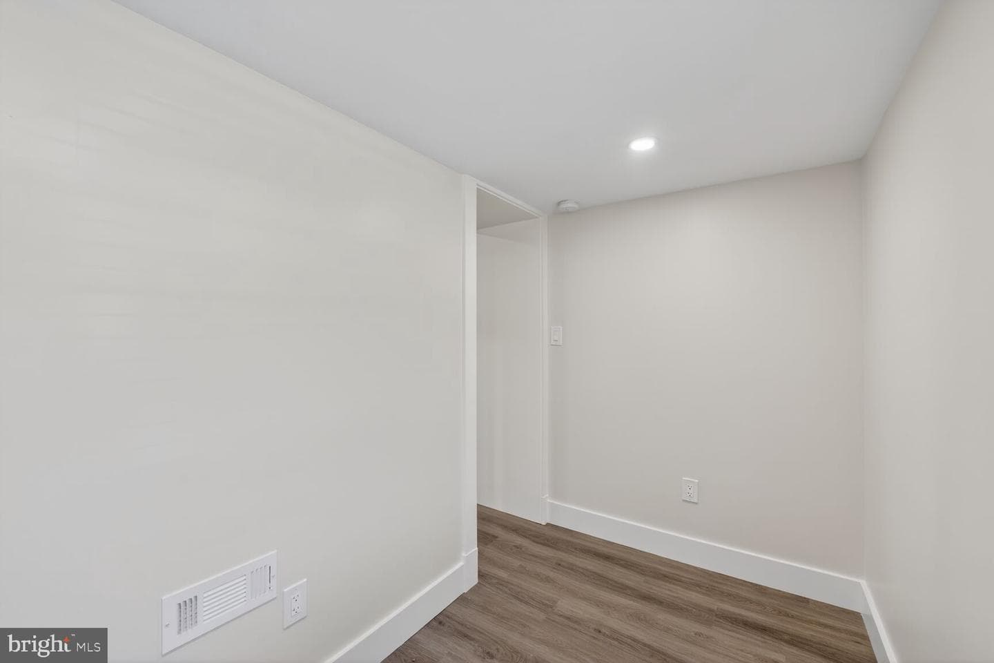 1114 Oates Street NE photo 30