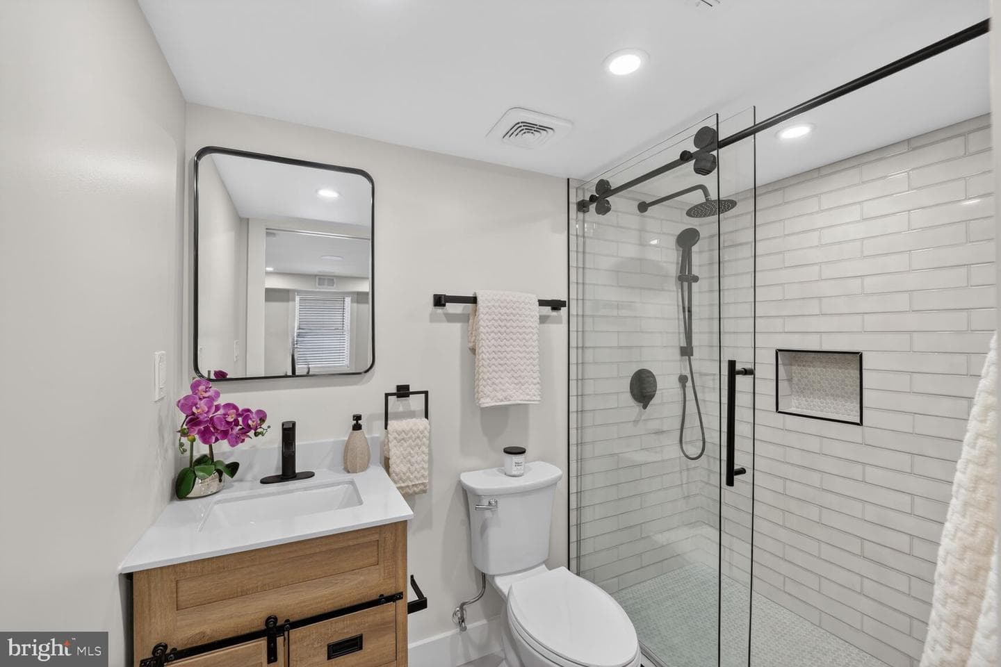 1114 Oates Street NE photo 42