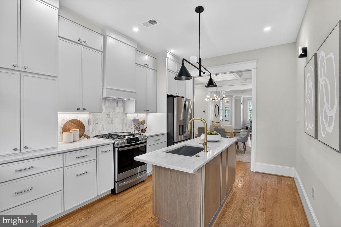 1850 Ontario Place NW photo 8