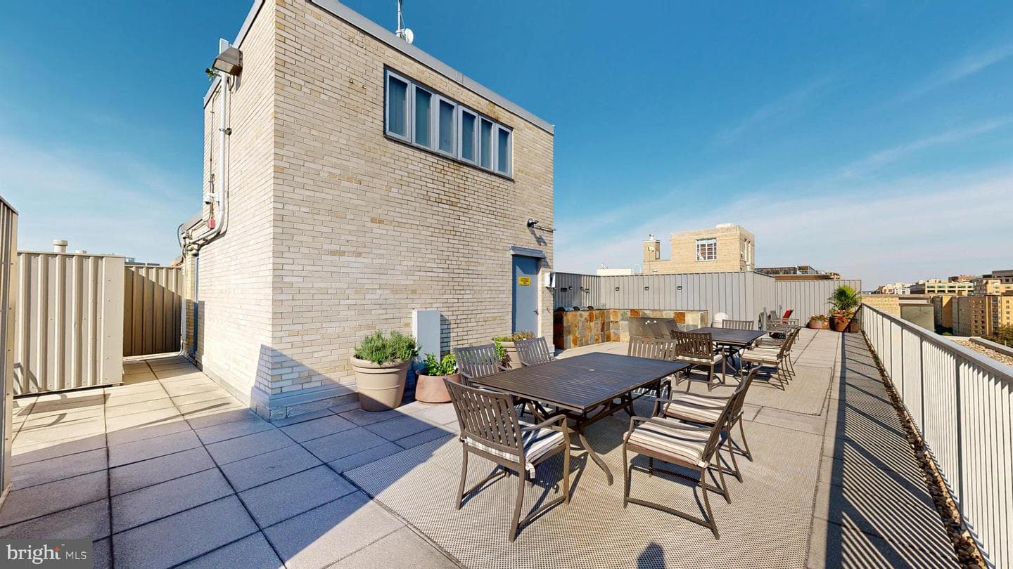 1711 Massachusetts Avenue NW #301 photo 14