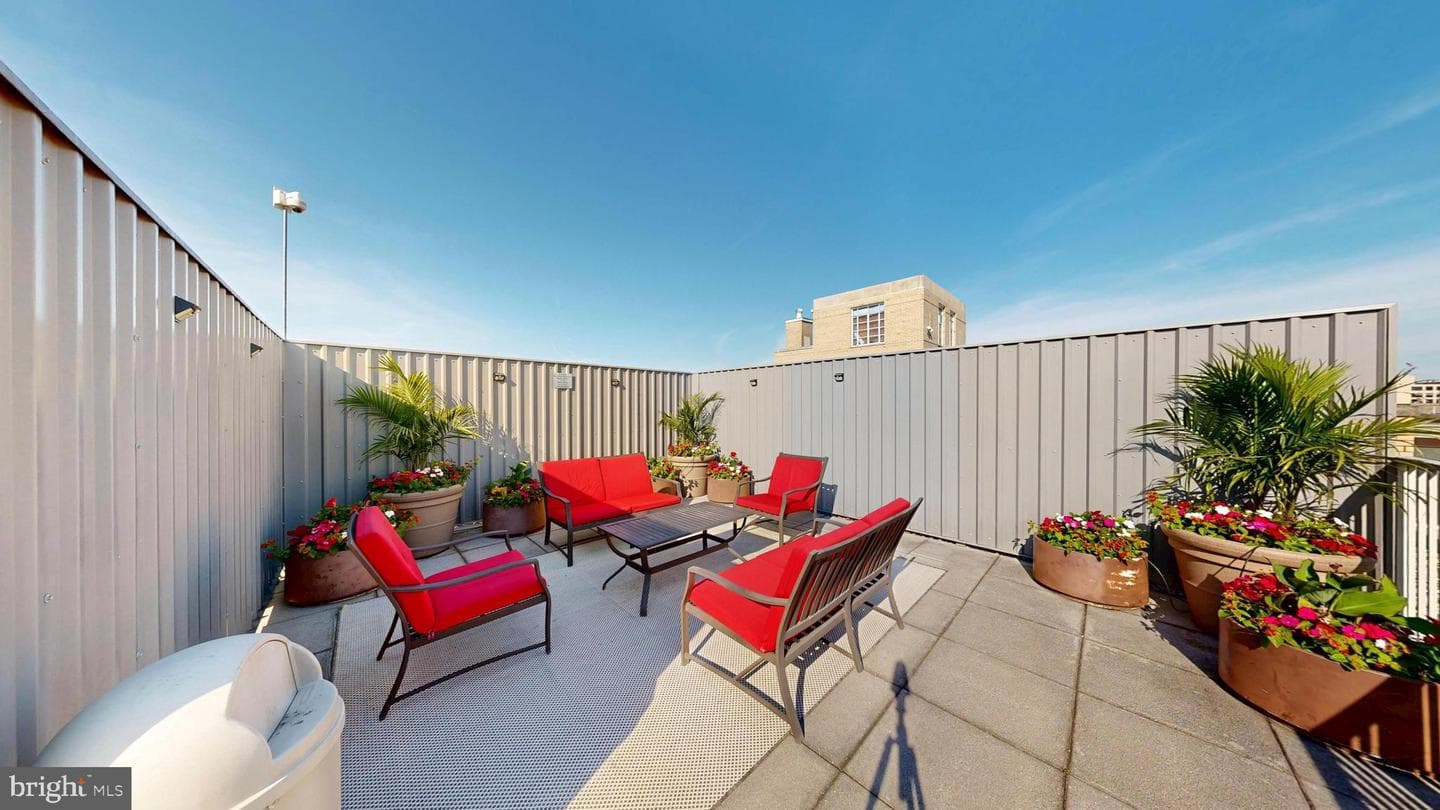 1711 Massachusetts Avenue NW #301 photo 17