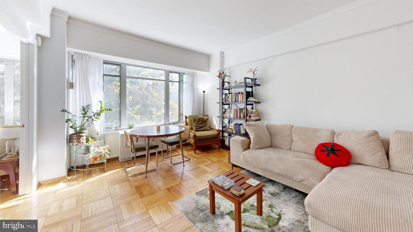 1711 Massachusetts Avenue NW #301 photo 3