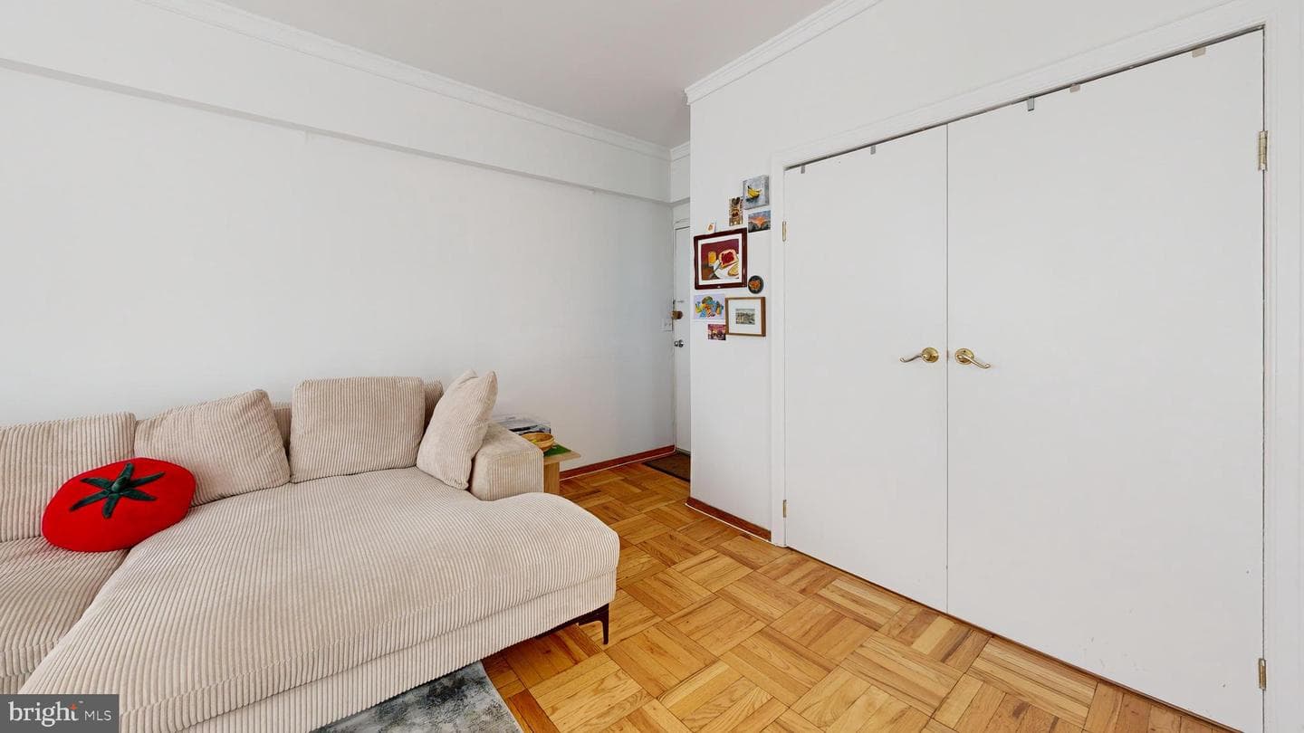 1711 Massachusetts Avenue NW #301 photo 4