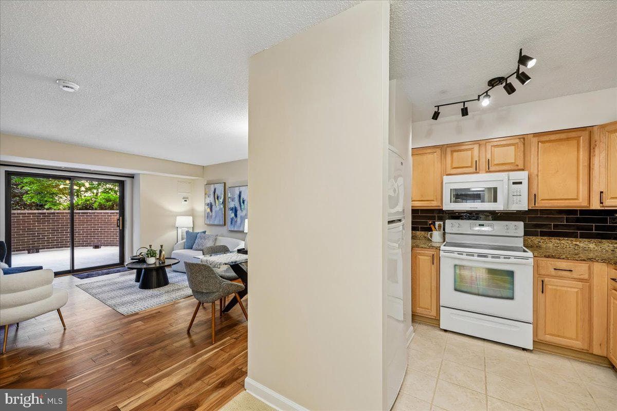 2111 Wisconsin Avenue NW #118 photo 10
