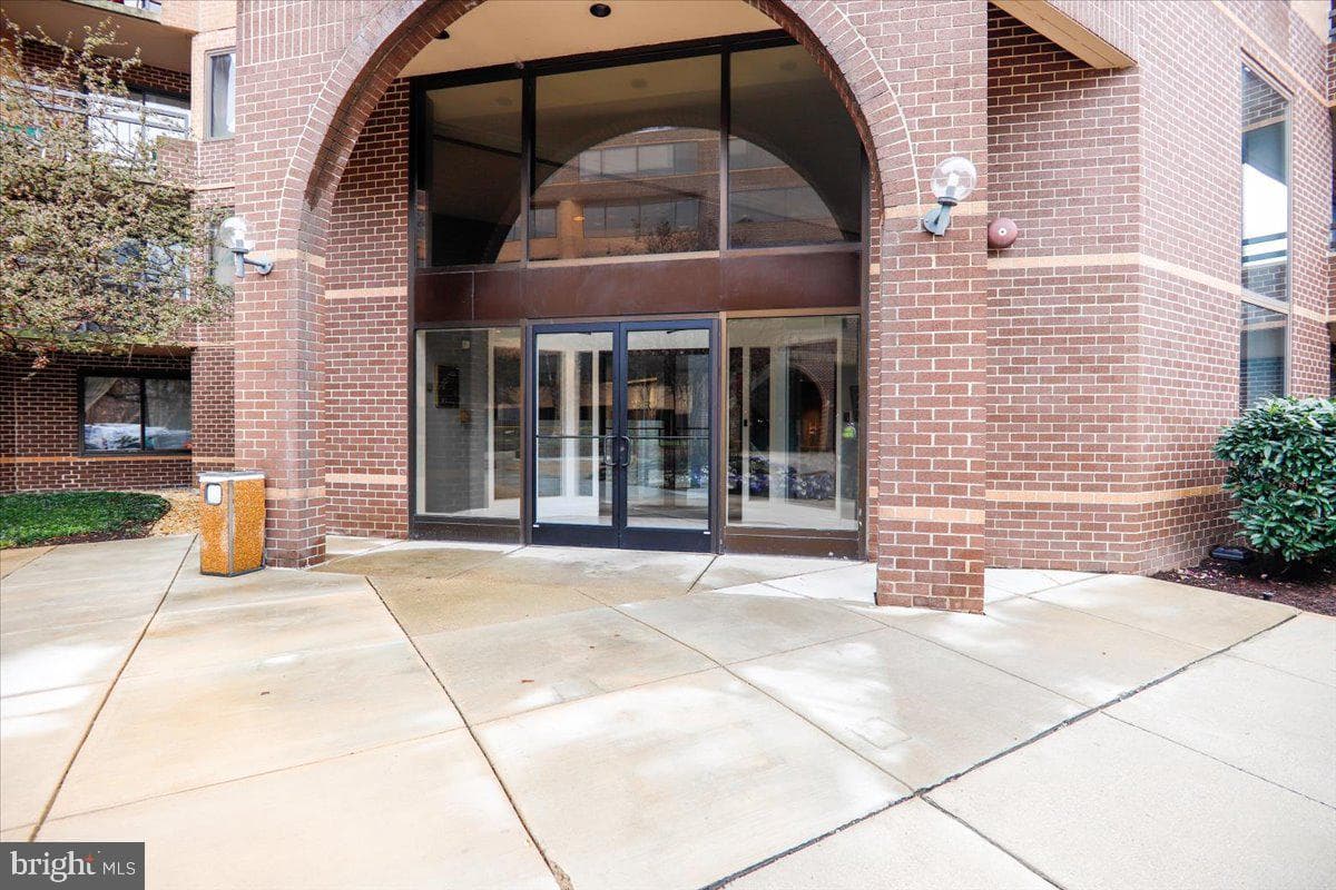 2111 Wisconsin Avenue NW #118, Washington