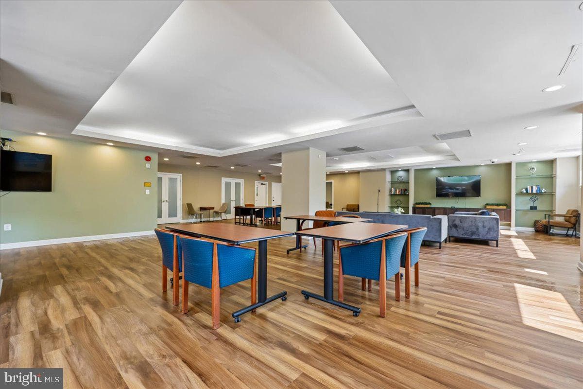 2111 Wisconsin Avenue NW #118 photo 43