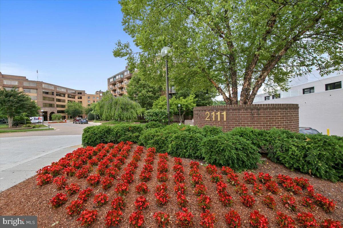 2111 Wisconsin Avenue NW #118 photo 56