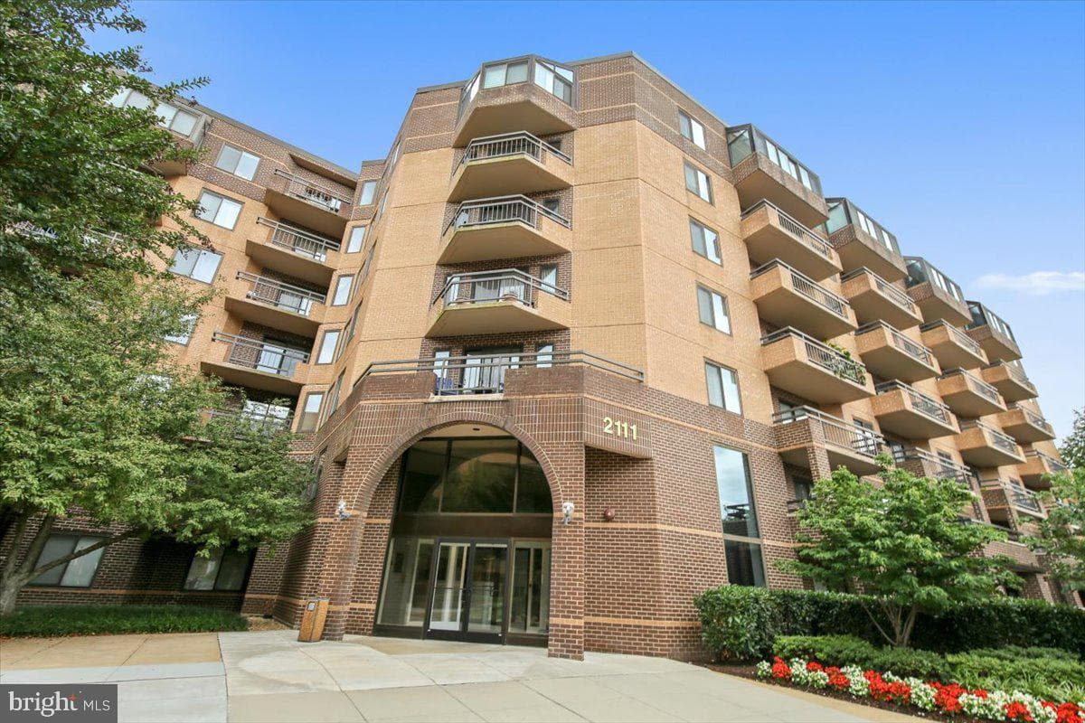 2111 Wisconsin Avenue NW #118 photo 57