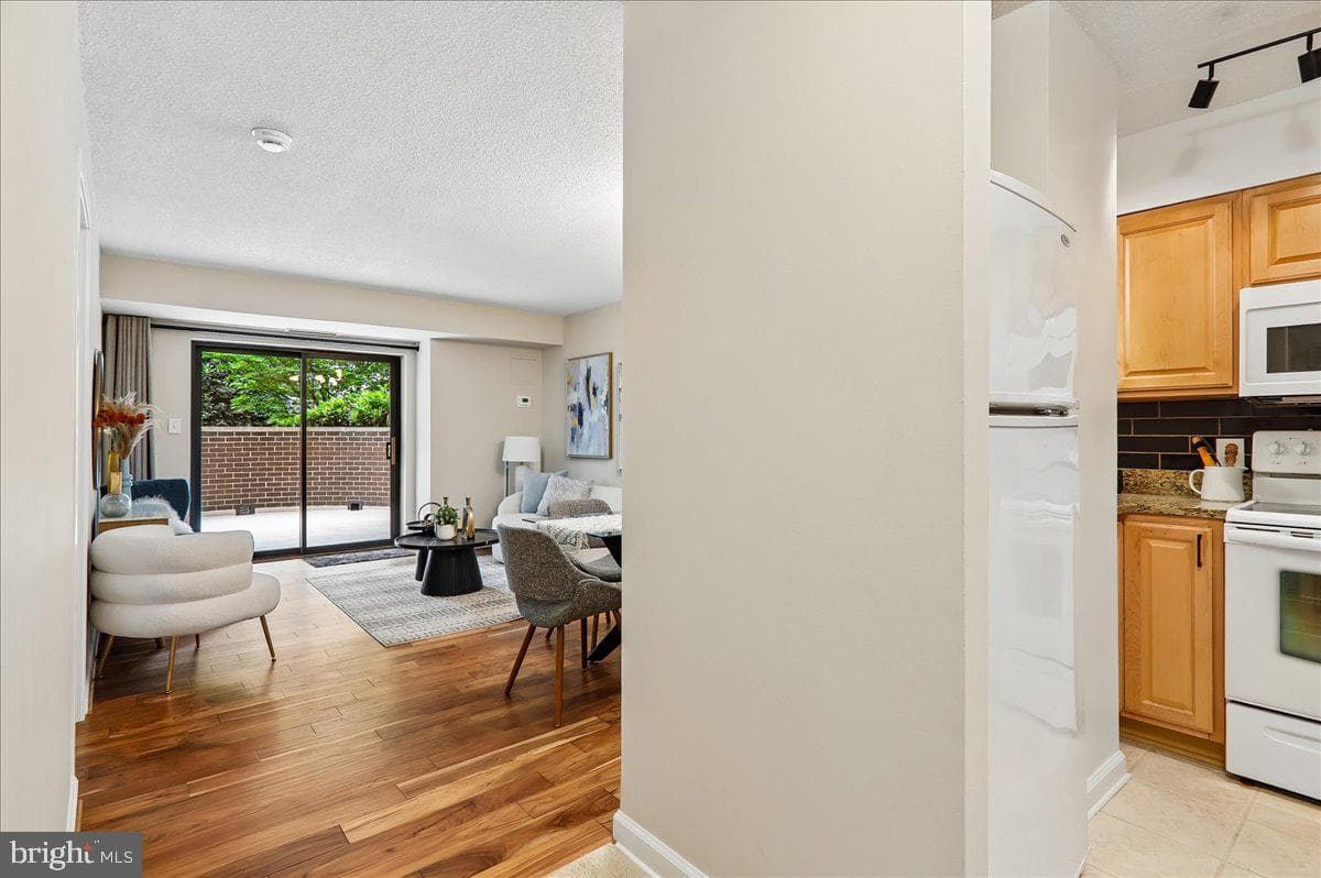 2111 Wisconsin Avenue NW #118 photo 9