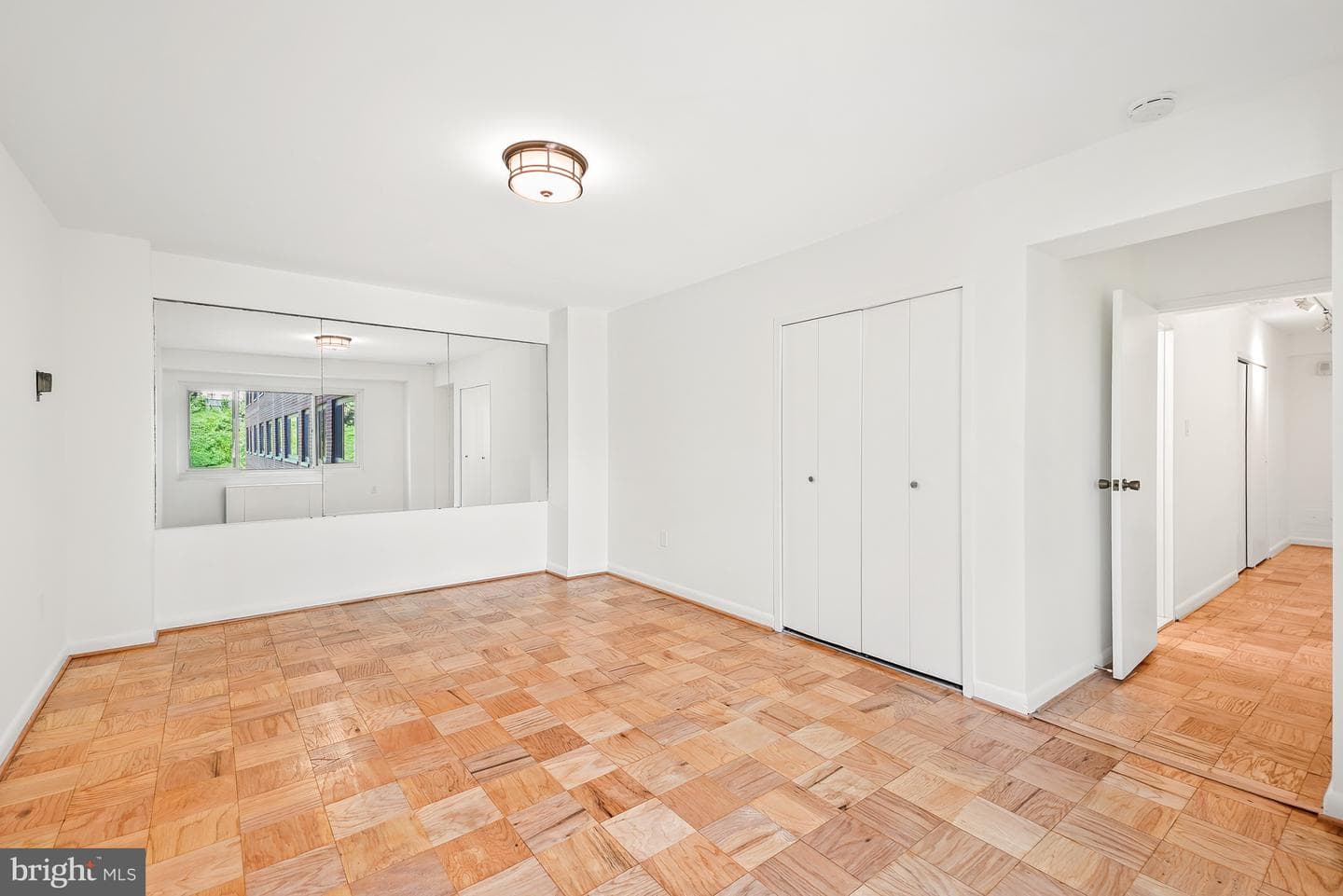 4201 Cathedral Avenue NW #403e photo 19