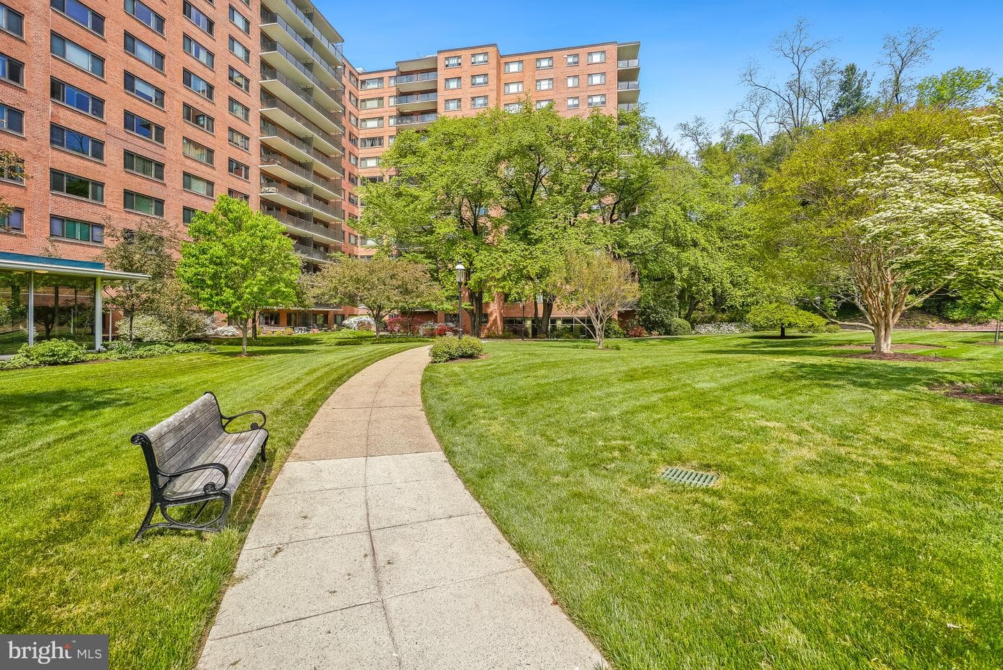 4201 Cathedral Avenue NW #403e photo 26