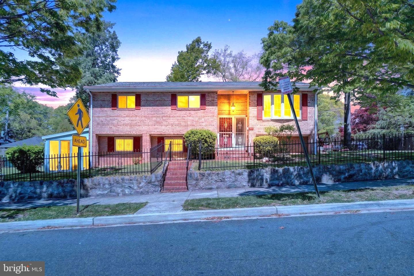 109 Van Buren Street NW photo 32