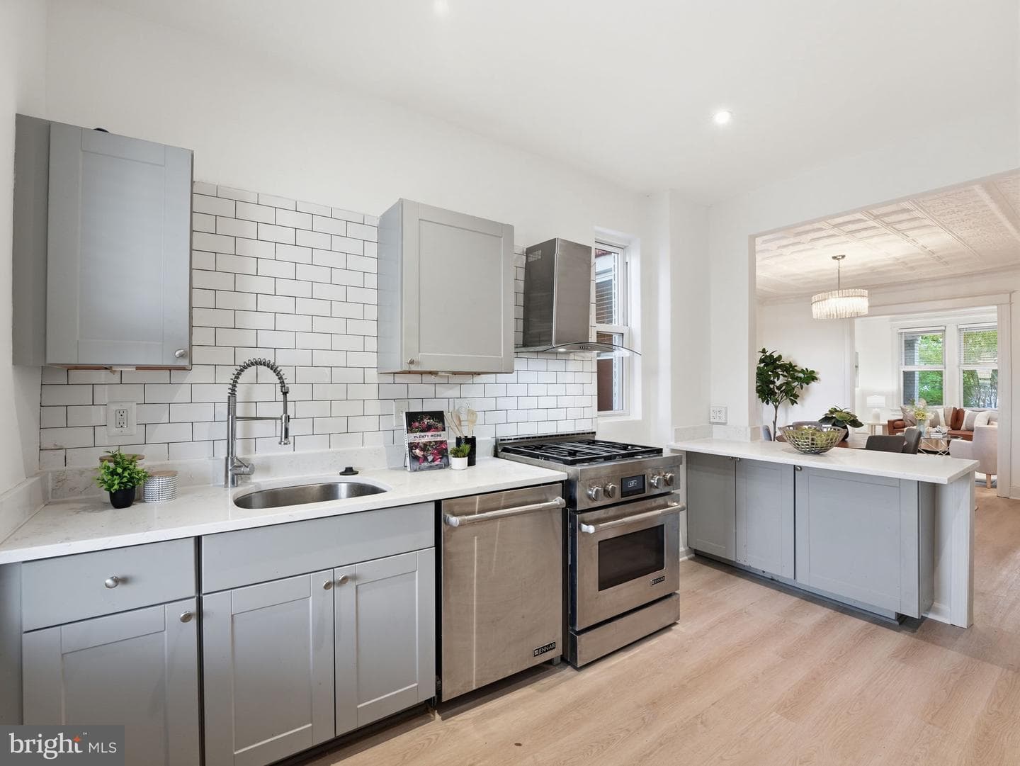 2111 4th Street NE photo 10