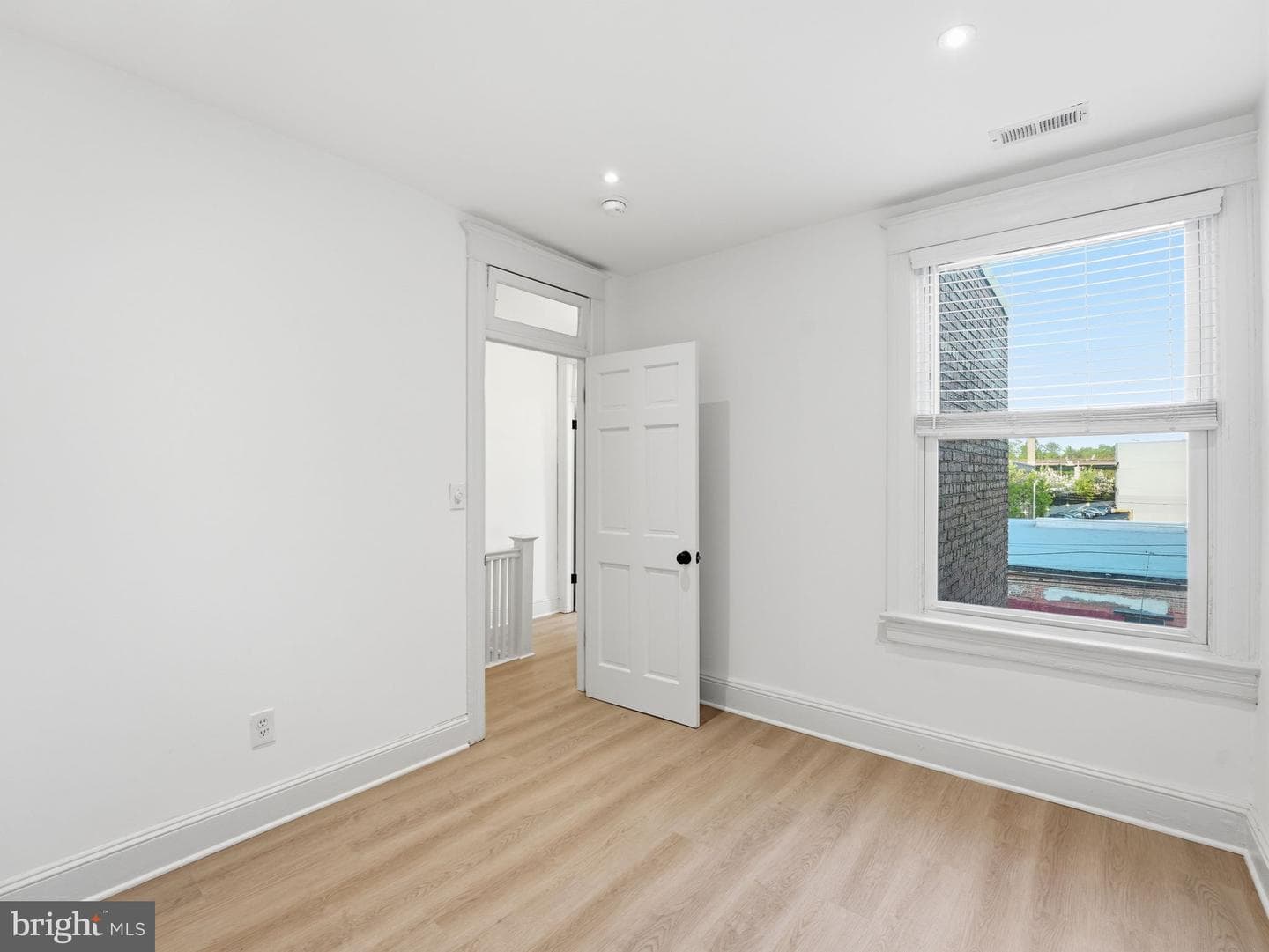 2111 4th Street NE photo 18