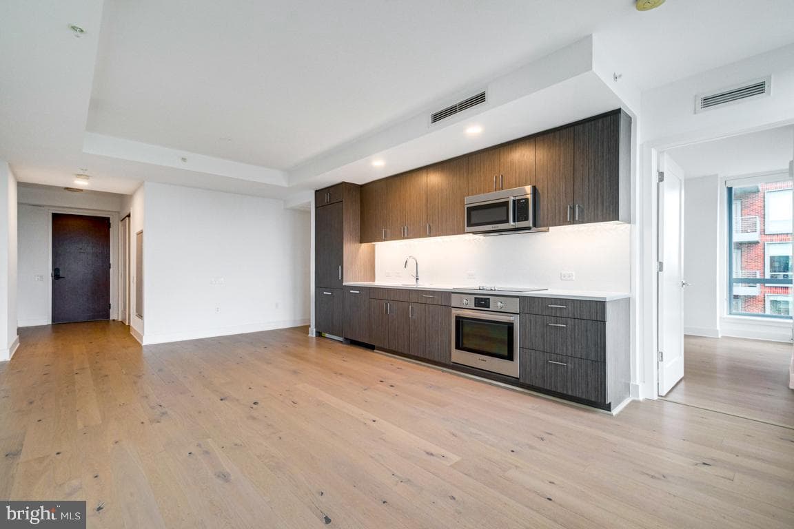 1211 Van Street SE #806, Washington