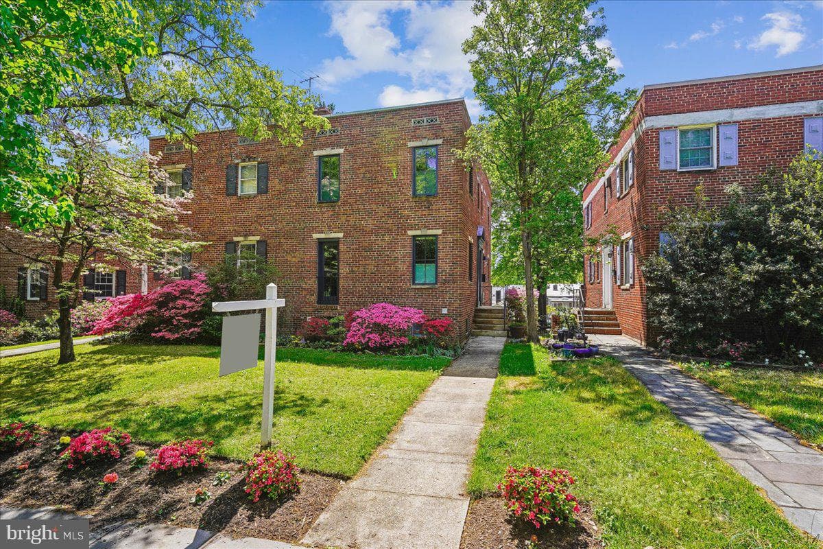 2910 Upton Street NW photo 40