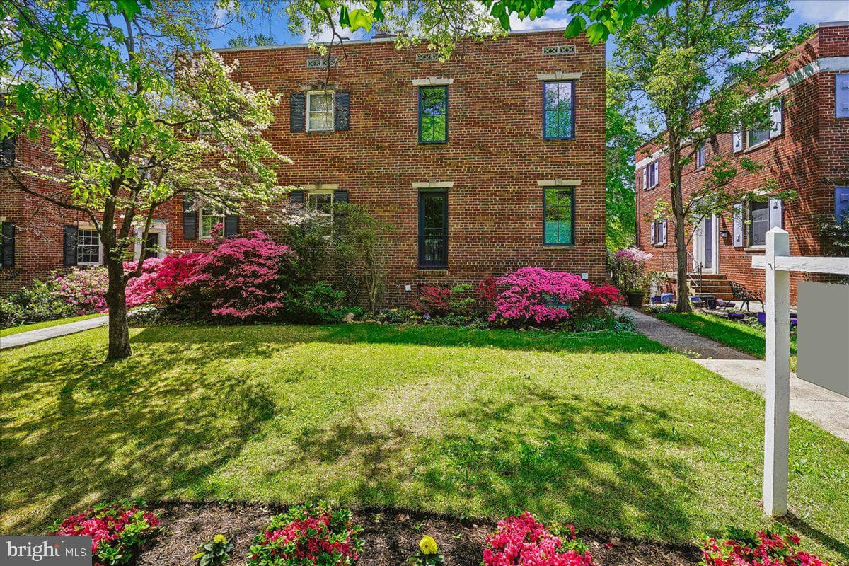 2910 Upton Street NW photo 42