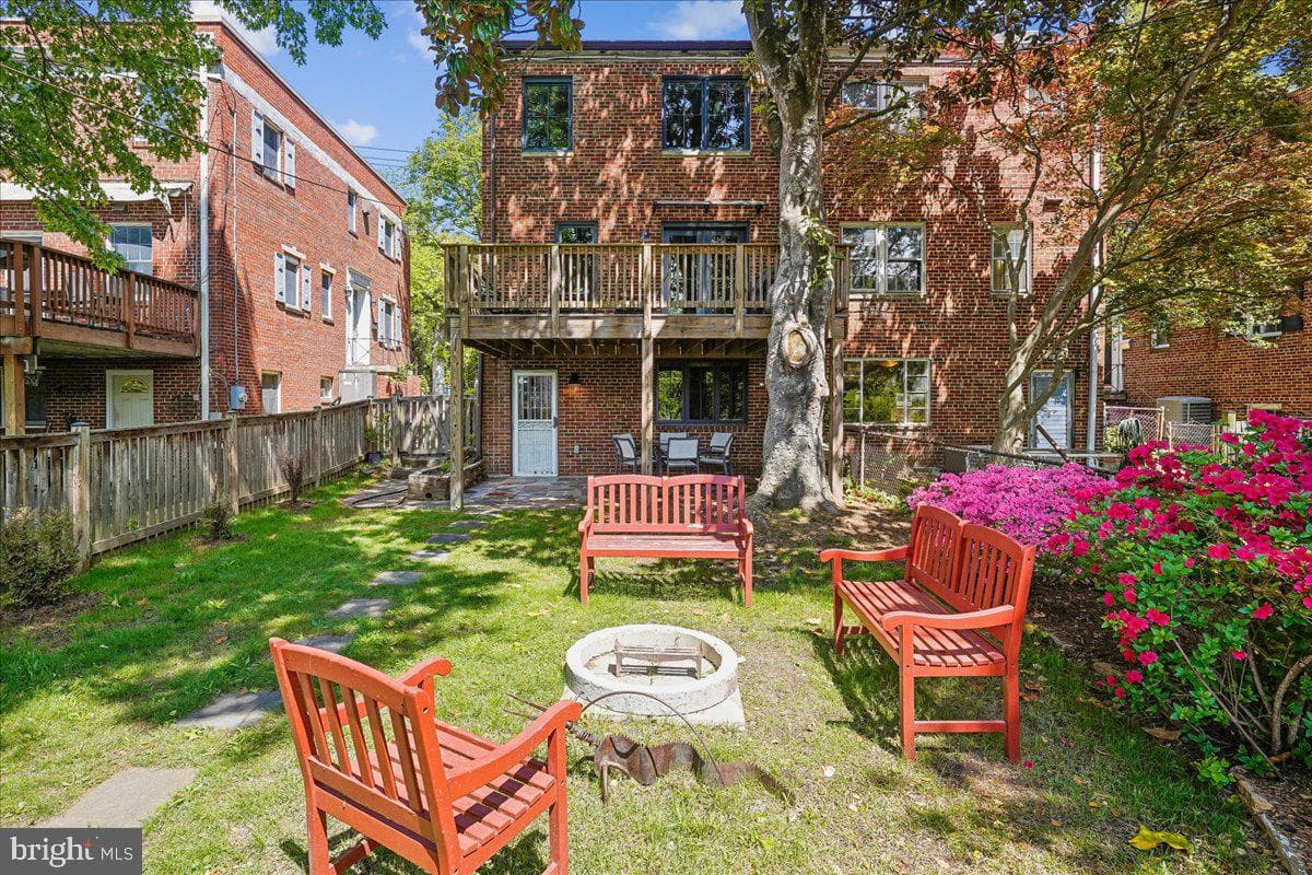 2910 Upton Street NW photo 46