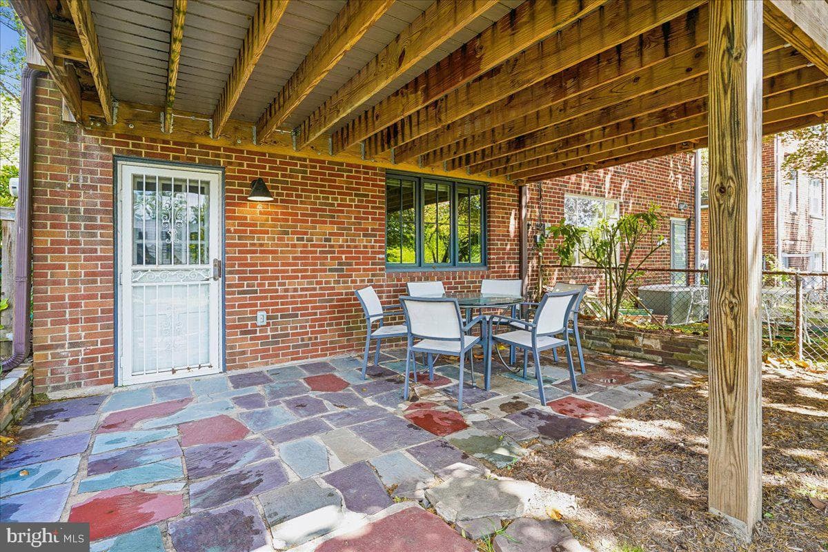 2910 Upton Street NW photo 55