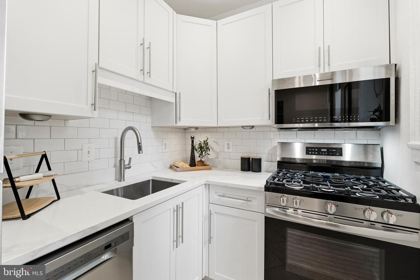 1831 Belmont Road NW #203 photo 7
