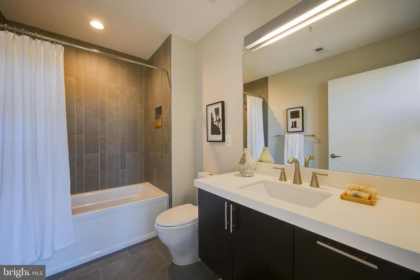1443 Chapin Street NW #404 photo 23