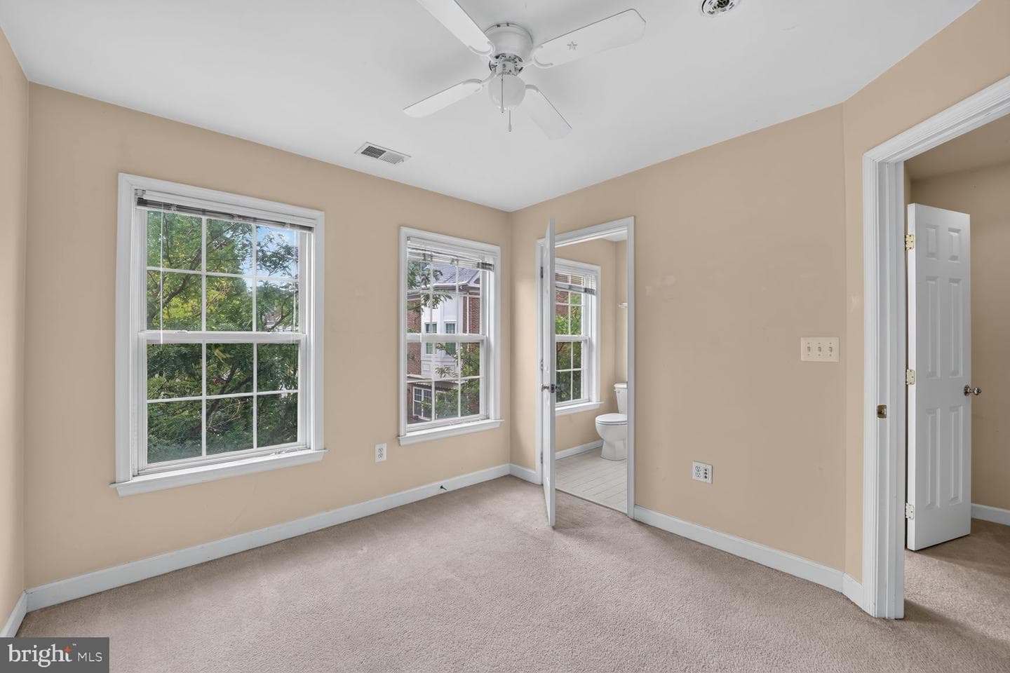 821 Capitol Square Place SW photo 11