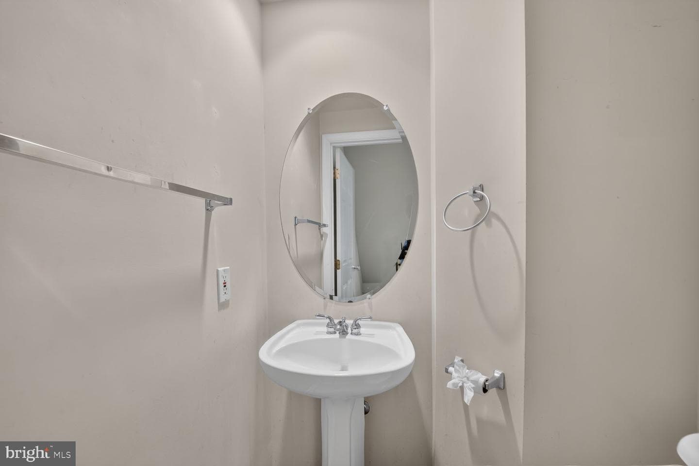 821 Capitol Square Place SW photo 13