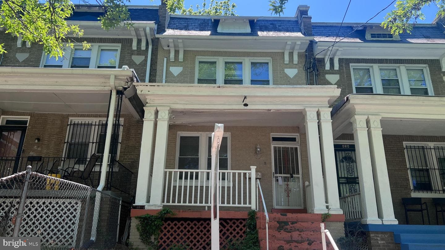 432 Crittenden Street NW photo 4