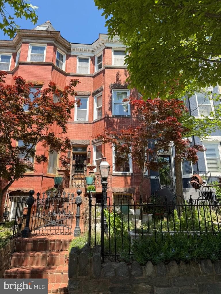 69 Bryant Street NW